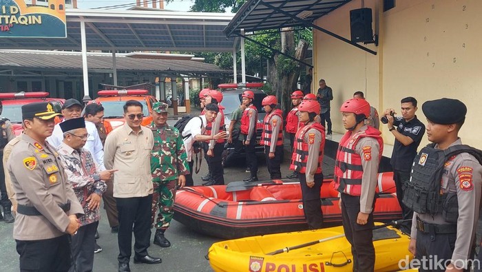 1762320308124-polisi-cek-kesiapan-personel-antisipasi-potensi-bencana-1762314497463_169