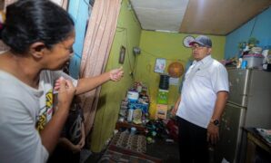 1762342193680-wali-kota-bandung-muhammad-farhan-meninjau-lokasi-puting-beliung-rabu-5112025-1762337752254_169