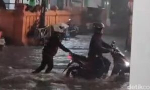 1762342215199-banjir-kota-cirebon-1762327134812_169