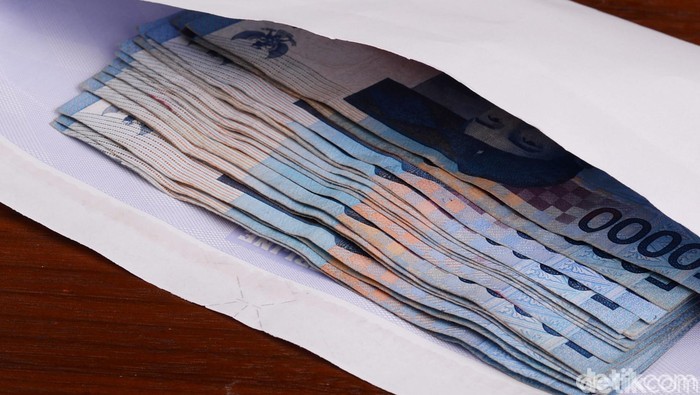 1762363538422-ilustrasi-uang_169