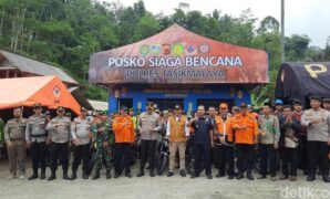 1762428701653-posko-siaga-bencana-di-tapal-kuda-tasikmalaya-1762410639085_169