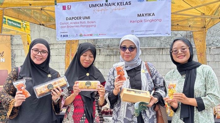 1762428728383-kepala-dkukm-kabupaten-sukabumi-tuty-harahap-1762400647833_169