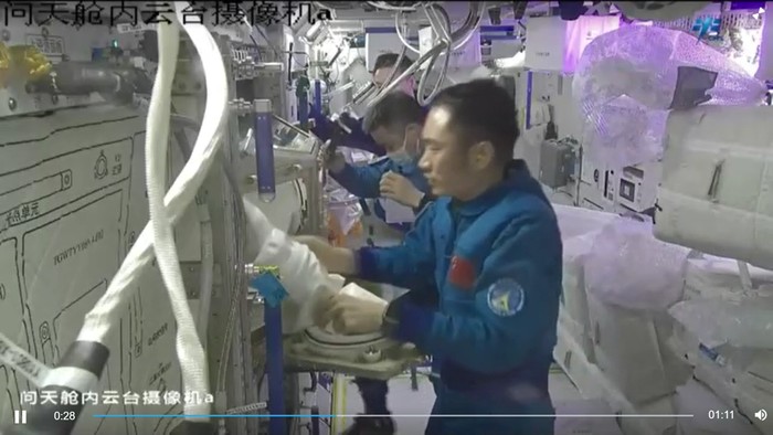 1762449862292-astronaut-china-1747104675422_169