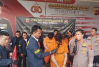 1762450051819-polisi-tangkap-5-pria-pencuri-modus-jadi-debt-collector-gadungan-1762414360481_169