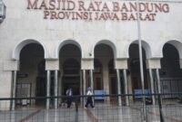 1762471060301-masjid-raya-bandung-1749110890681_43