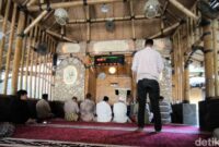 1762471081231-masjid-bambu-atau-masjid-ash-shomad-cirebon-1741012996225_169