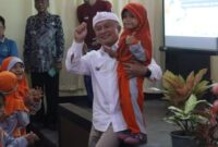 1762536371618-pemkab-kabupaten-kuningan-saat-melaksanakan-gerakan-makan-bergizi-1762503600427_169