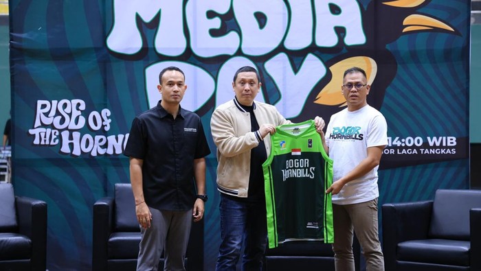 1762536415886-pemerintah-kabupaten-bogor-resmi-mendukung-rebranding-klub-basket-borneo-hornbills-menjadi-bogor-hornbills-1762514168208_169