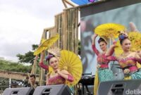 1762579470275-penampilan-pesona-kandaga-resik-di-wjf-2025-1762574557250_169