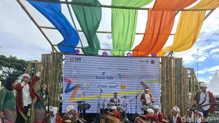 1762579493366-aksi-gamelan-kontemporer-di-wjf-2025-1762571248164_169