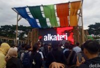 1762601050318-penampilan-band-alkateri-di-wjf-2025-1762597067712_169