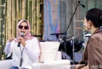 1762601160003-pemasaran-unit-dana-pensiun-lembaga-keuangan-dplk-bank-bjb-fanny-atika-dalam-talk-show-bertema-bijak-mengelola-keuangan-sejak--1762575607333_169