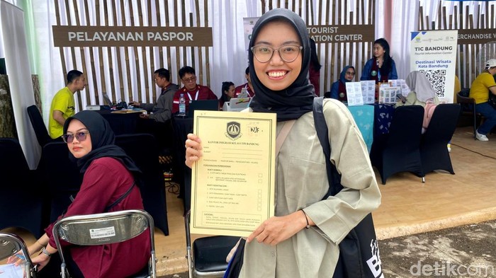 1762601199371-senangnya-alya-bikin-paspor-hanya-10-menit-di-wjf-2025-1762577148656_169