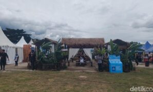 1762622748100-suasana-area-wjf-2025-di-kiara-artha-park-1762584831751_169