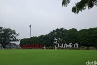 1762665949040-taman-alun-alun-kota-bandung-1747817037582_169