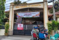 1762709136464-sman-72-kelapa-gading-jakarta-utara-masih-dijaga-pasca-ledakan-sabtu-8112025-pagi-1762571295492_169