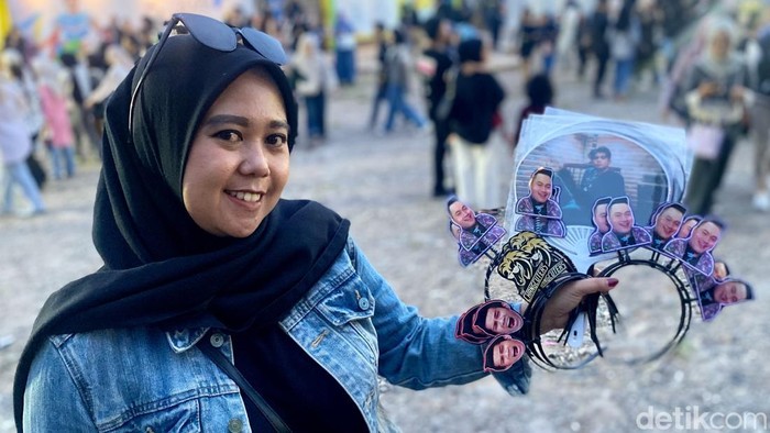 1762709386165-cici-25-raup-untung-dengan-jualan-bando-king-nasar-di-wjf-2025-1762690883554_169