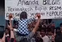 1762709412621-momen-balita-bernama-bilqis-4-digendong-ayahnya-saat-disambut-kedatangannya-oleh-warga-di-makassar-1762685106114_169