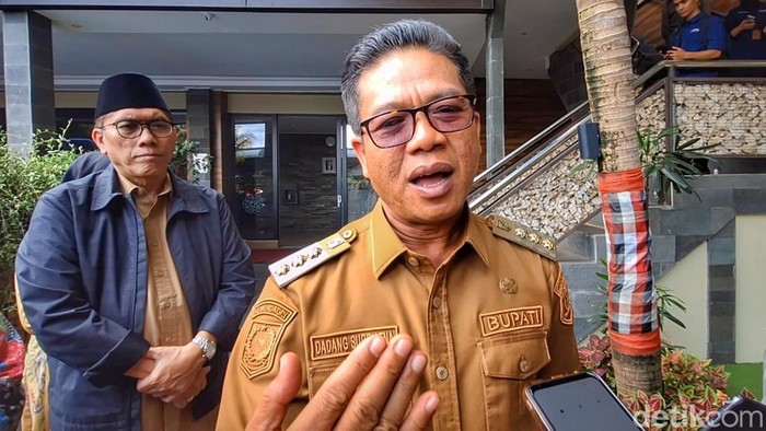 1762925298971-bupati-bandung-dadang-supriatna-1762906987159_169