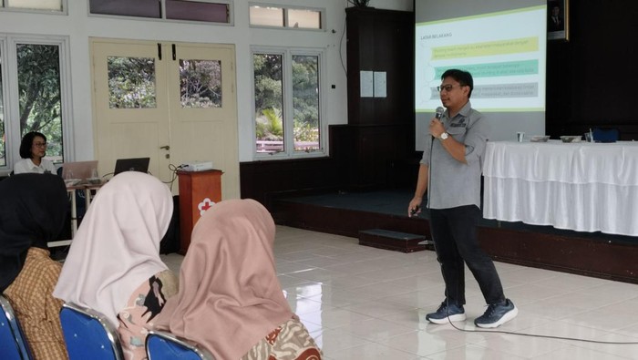 1762968467716-ketua-komisi-iv-dprd-kota-bandung-iman-lestariyono-1762933963873_169