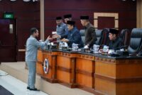 1763033332974-dprd-kota-bogor-bersama-pemerintah-kota-bogor-telah-resmi-mengesahkan-rancangan-peraturan-daerah-raperda-tentang-pelindungan-g-1763028034138