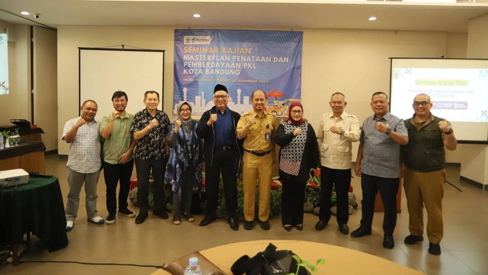 1763054696595-dprd-kota-bandung-1763033633560_169