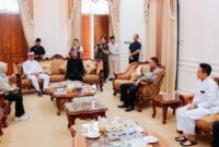 1763141227032-bupati-ciamis-herdiat-sunarya-menerima-kunjungan-tim-visitasi-makuta-binokasih-provinsi-jawa-barat-di-ruang-vip-pendopo-1763101242402_169