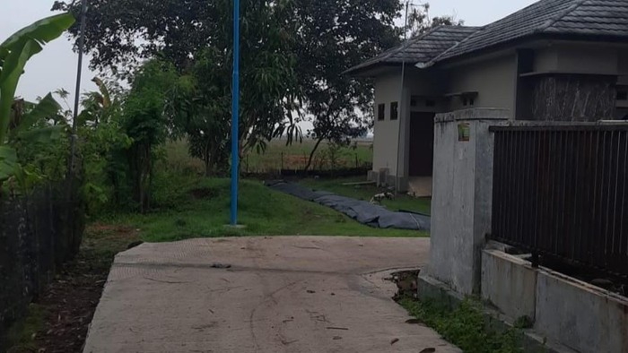 1763184207186-perbaikan-jalan-desa-di-indramayu-1763173070914_169