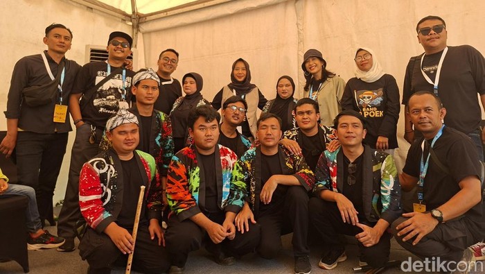 1763184370428-band-d-poek-1763108912098_169