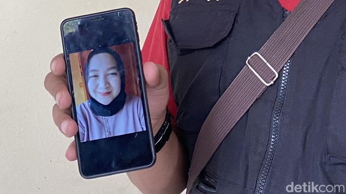 1763205855989-reni-rahmawati-23-korban-tppo-asal-sukabumi-di-china-1758797335177_169