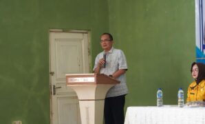 1763227417724-kepala-dppkb-sukabumi-bersama-para-kader-dan-peserta-rakor-berfoto-bersama-usai-sesi-pemaparan-materi-percepatan-penurunan-stu-1763189706952_169