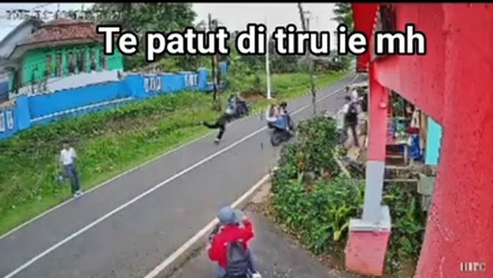 1763227488706-potongan-video-cctv-smk-1763207845575_169