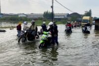 1763292268163-penampakan-banjir-di-jalan-sapan-bojongsoang-kabupaten-bandung-1762309375248_169