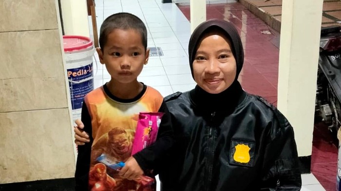 1763292318328-muhammad-ayup-putra-dan-bripka-ririn-1763277143655_169