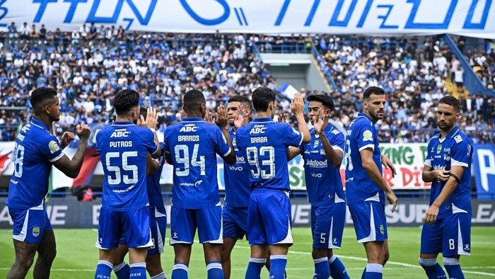 1763292477369-persib-bandung-1762328031524_169