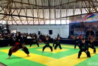 1763292550469-festival-inovasi-penca-tradisi-di-teras-sunda-cibiru-minggu-16112025-1763269233296_169