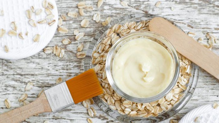 1763313871607-5-makanan-untuk-masker-wajah-alami-yang-bikin-mulus-dan-glowing-1_169