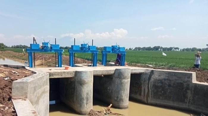 1763400343504-pintu-air-cimalang-di-desa-karanggetas-1763351563557_169