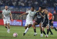 1763400596956-penyerang-persib-uilliam-barros-di-laga-persib-vs-dewa-united-1751984960533_169