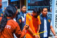 1763400606048-sesi-rilis-pengungkapan-pelaku-pengeroyokan-anak-disabilitas-di-mapolres-karawang-1763379984575_169