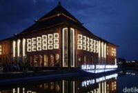 1763421373515-masjid-syarif-abdurachman-di-kompleks-pemakaman-sunan-gunung-jati-kabupaten-cirebon-2_169