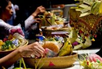 1763443895033-suasana-khidmat-galungan-di-pura-amerta-jati-depok-1745385468745_169