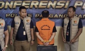 1763463932663-konferesi-pers-kasus-korupsi-mantan-sekdes-di-pangandaran-1763462321757_169