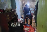 1763550324433-polisi-saat-mengevakuasi-jasad-suwandi-di-sukabumi-1763541401952_169