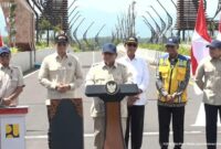 1763550325418-presiden-prabowo-puji-sultan-hb-x-saat-peresmian-jembatan-di-bantul-1763535249210_169