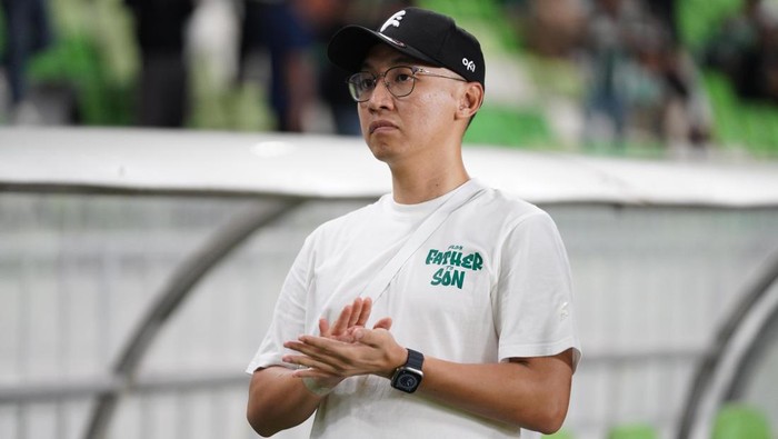 1763550326866-presiden-klub-psms-medan-fendi-jonathan-foto-dok-psms-medan-1763389426265_169