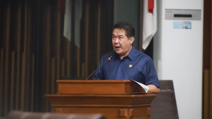 1763571916404-anggota-dprd-kota-bandung-sekaligus-wakil-ketua-pansus-raperda-pencegahan-dan-pengendalian-perilaku-seksual-berisiko-uung-tanu-1763541111935_169