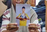 1763636709459-nenek-korban-imas-siti-rohanah-52-saat-menunjukan-foto-rizki-nur-fadhilah-18-1763536747341_169