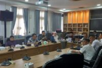 1763658321497-rapat-kerja-dprd-kota-bandung-dengan-dlh-kota-bandung-mengenai-upaya-pengelolaan-sampah-1763627154058_169