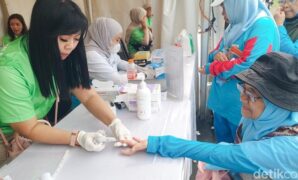 1763917489081-warga-kbb-melaksanakan-pemeriksaan-kesehatan-di-diabetes-nasional-dan-dunia-1763894317500_169